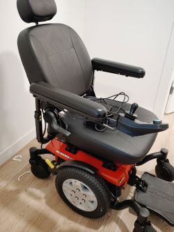 Jazzy J600 Power Wheelchair