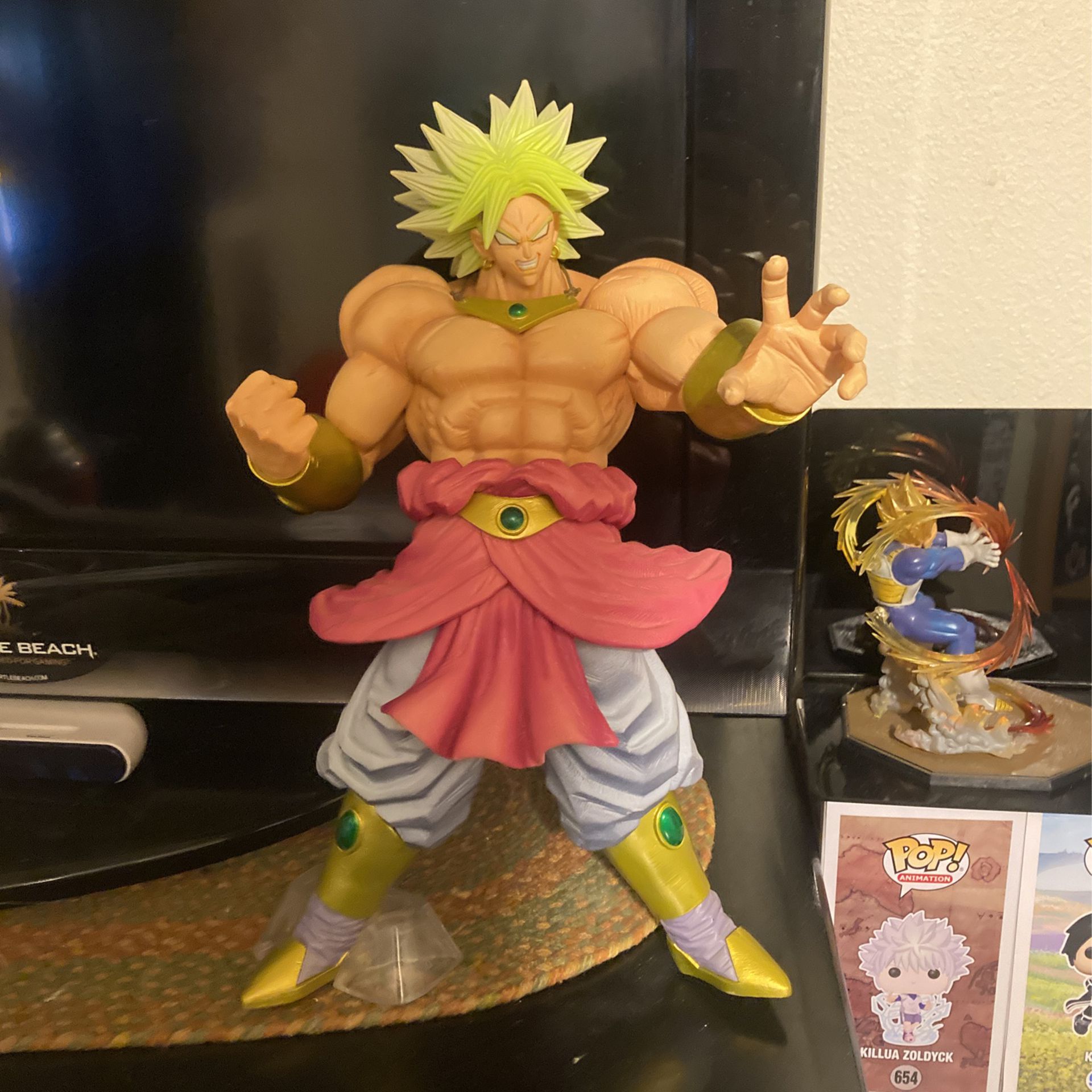 Broly Statue 