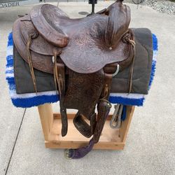 Western saddle