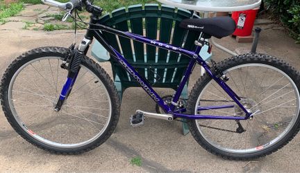 SCHWINN 17in Mnt bike Dark Blue