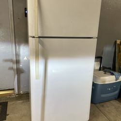 White Refrigerator With Freezer