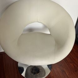 Cream Leather Chair 