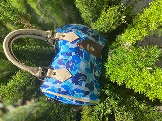 BLUE , BAPE     FT.      BABY MILO  PURSE