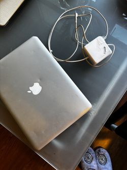 Computer MacBook