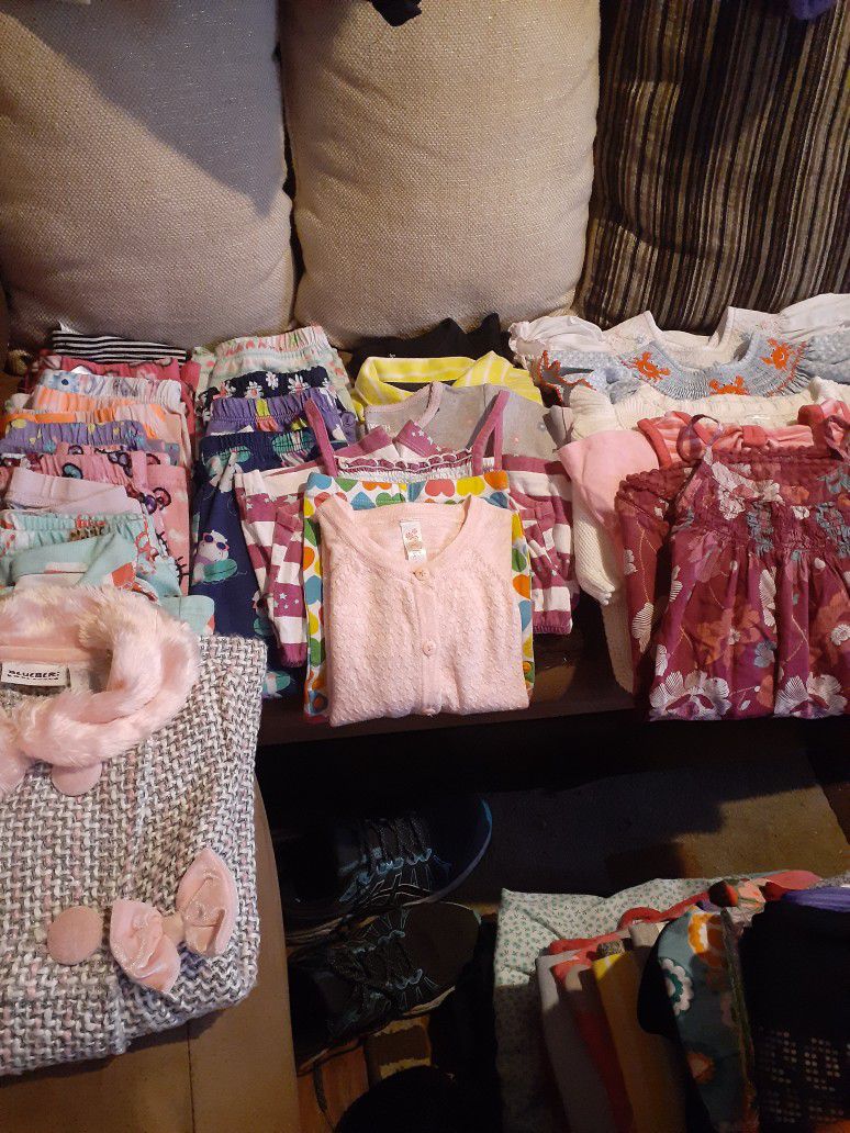 Very Nice Little girl. Size 2Toddler & 3Toddler.  27 Pieces  Clothes Bundle