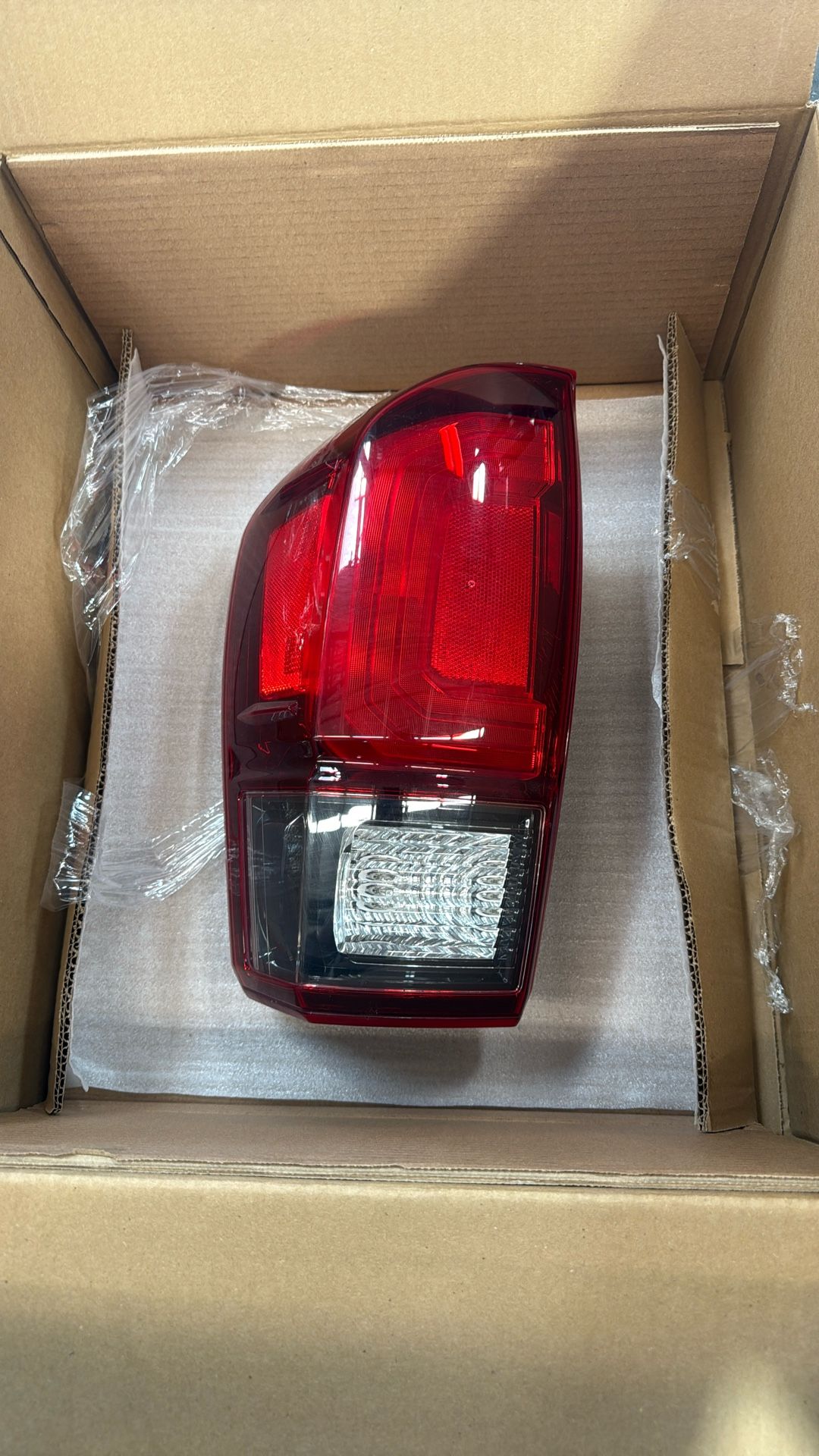 toyota tacoma driver side left rear tail lamp assembly