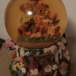 Musicbox Bear Globe