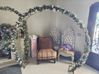 Gold arch extra large with flowers