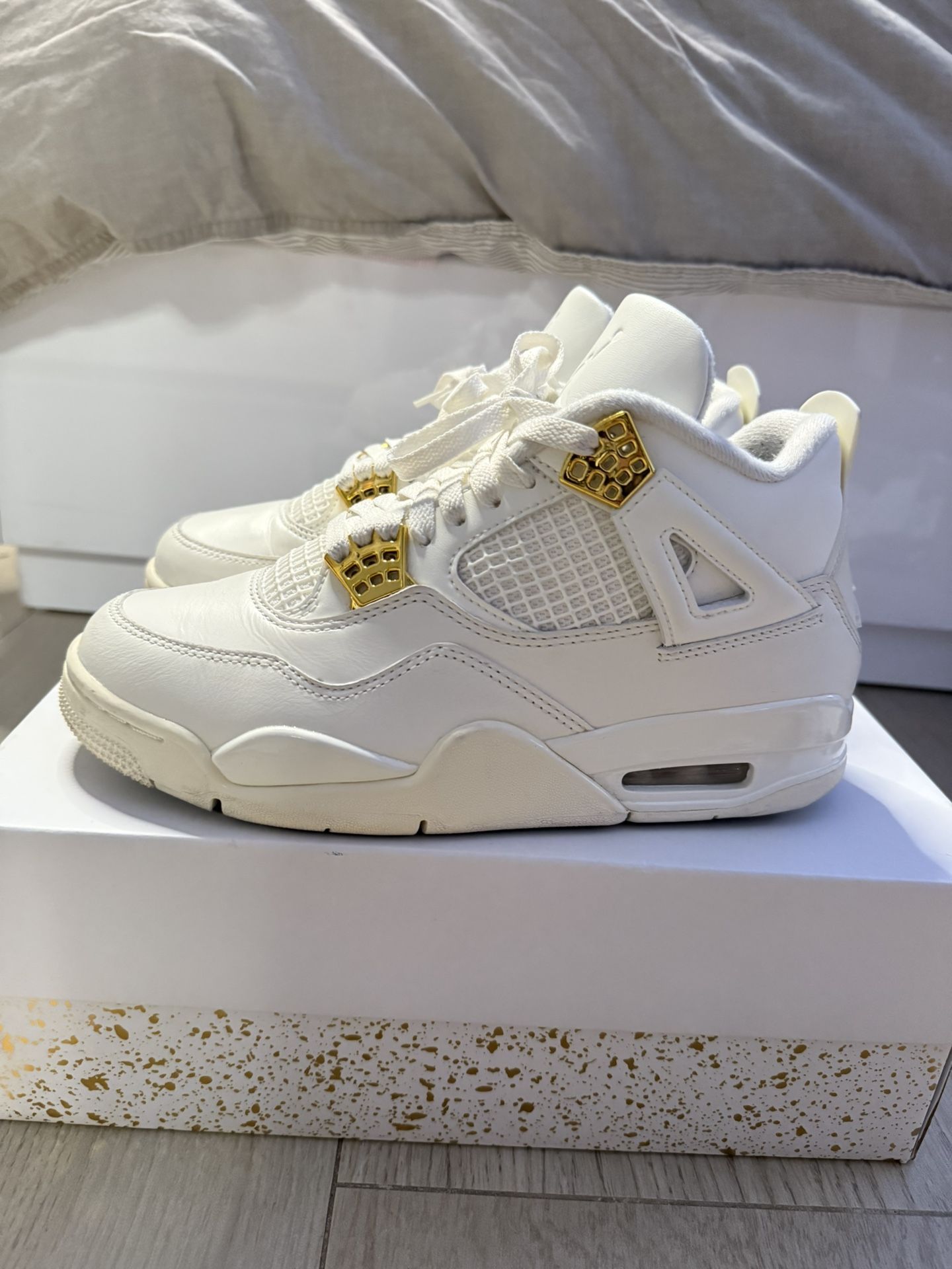 Jordan 4 Metallic Gold