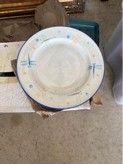 Ceramic Dinner Plates with Dragonfly Pattern