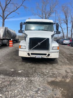 2015 Volvo Vnm