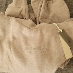Essentials Hoodi