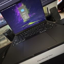 14” MacBook Pro - M3 Pro + 18GB of RAM