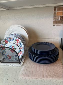 Plate, plate rack, draining tray
