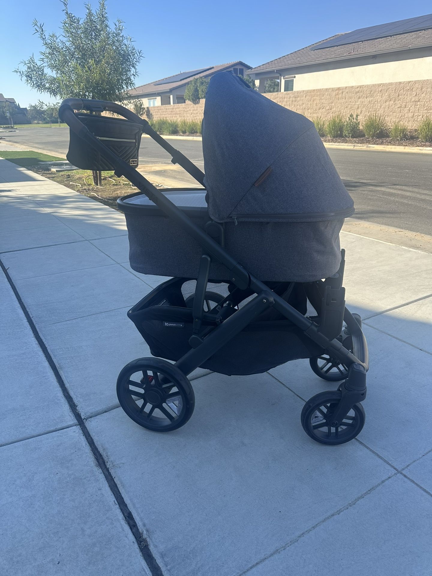 Uppa Baby Vista 3 Stroller System (lots Of Accessories)