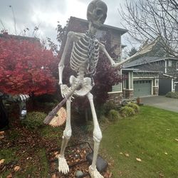 10 Foot XMAS Skeleton w/ LED eyes