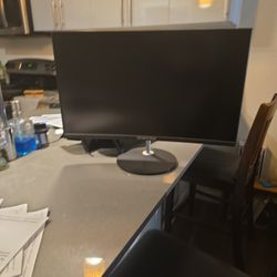 24 in Curved Monitor