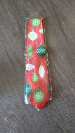 Holiday musical tie