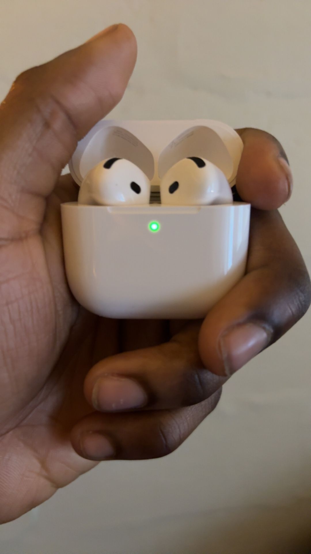 Used AirPods Pro 4