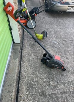 Black & Decker LE750 EdgeHog — a 12 amp corded 2-in-1 landscape Edger and Trencher