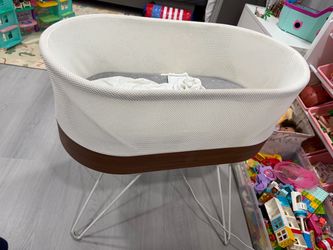Snoo bassinet