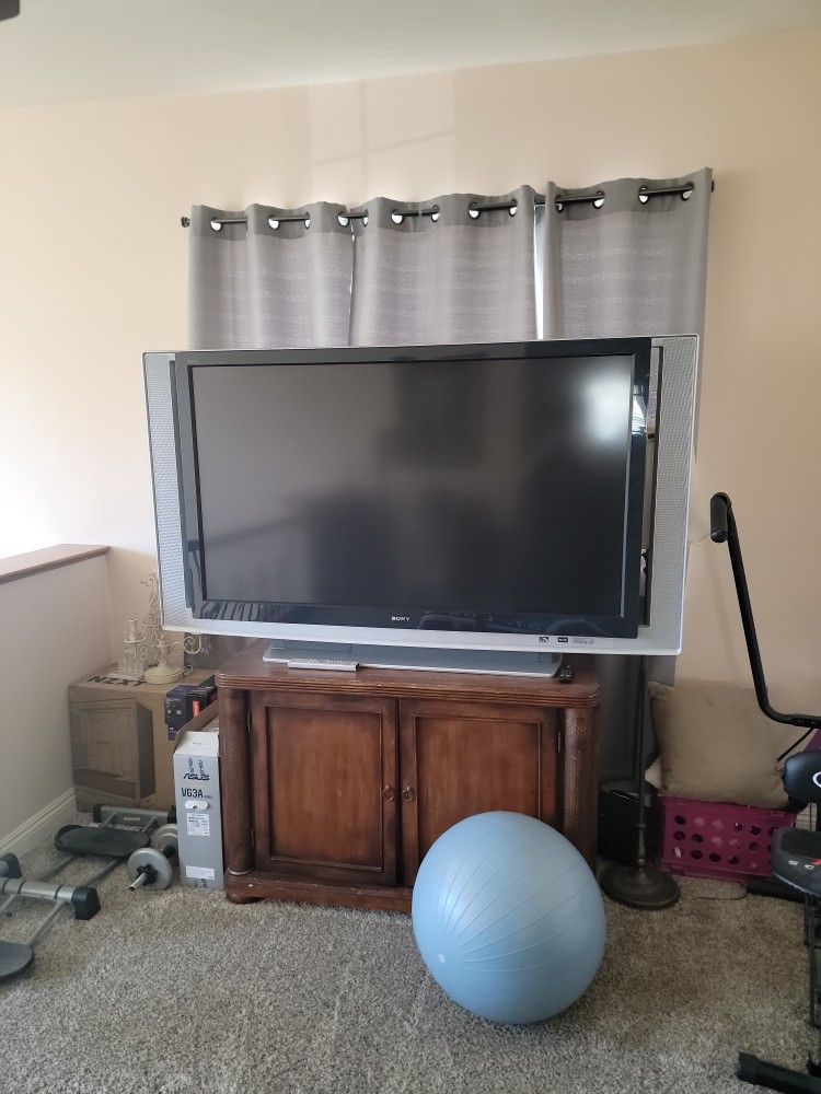 Sony - Grand WEGA 55" Widescreen Digital-Cable-Ready Rear-Projection LCD HDTV