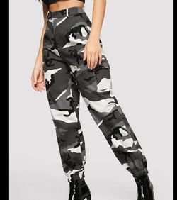 Black and gray camo pants