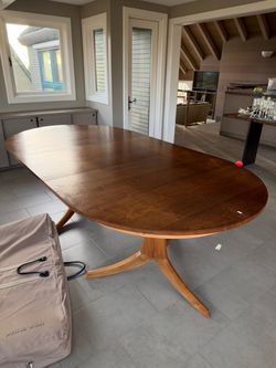 Thomas Moser Georgetown Pedestal Dining Table