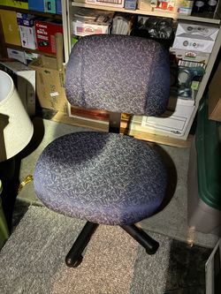Adjustable blue office chair