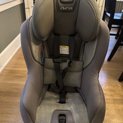 Nuna RAVA Convertible Car Seat – Clean, Great Condition