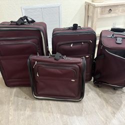 Matching Travel gear suitcase set
