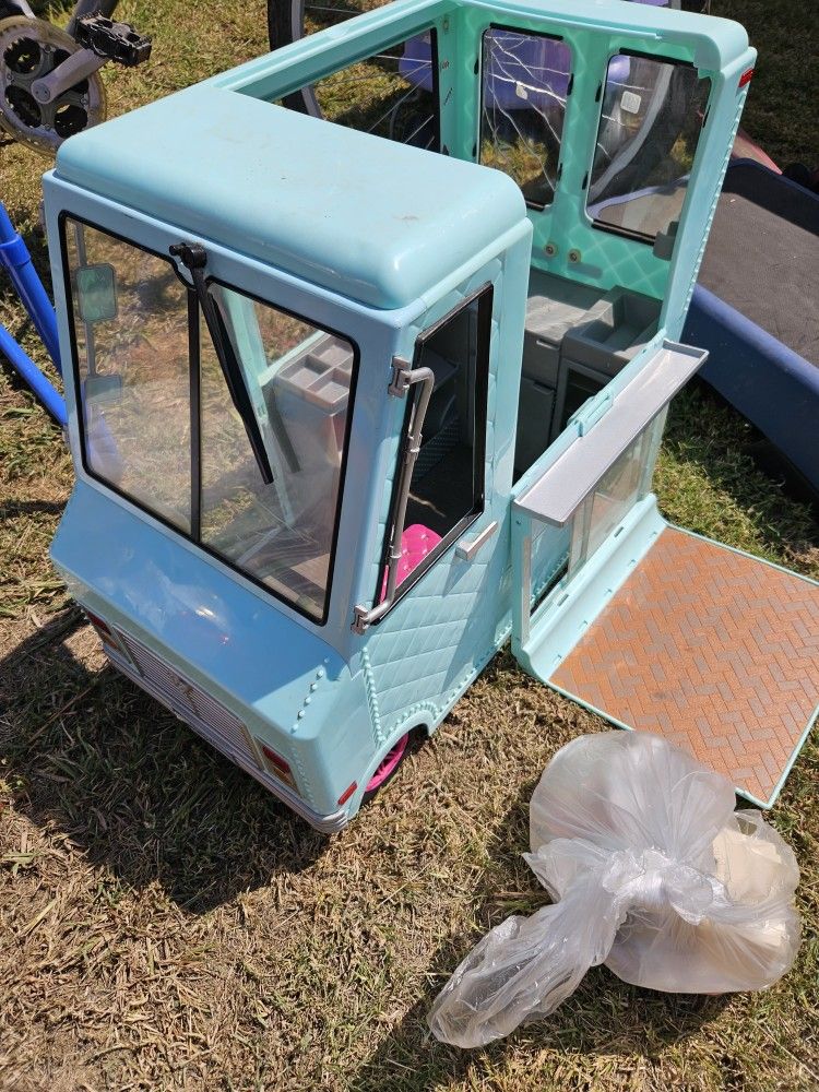 Doll Truck And Accessories