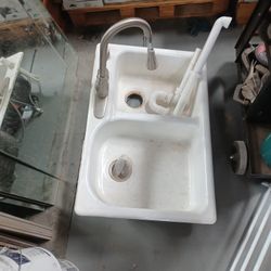 85.00 Cast Iron With A Faucett