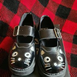 Black cat tuk boots 