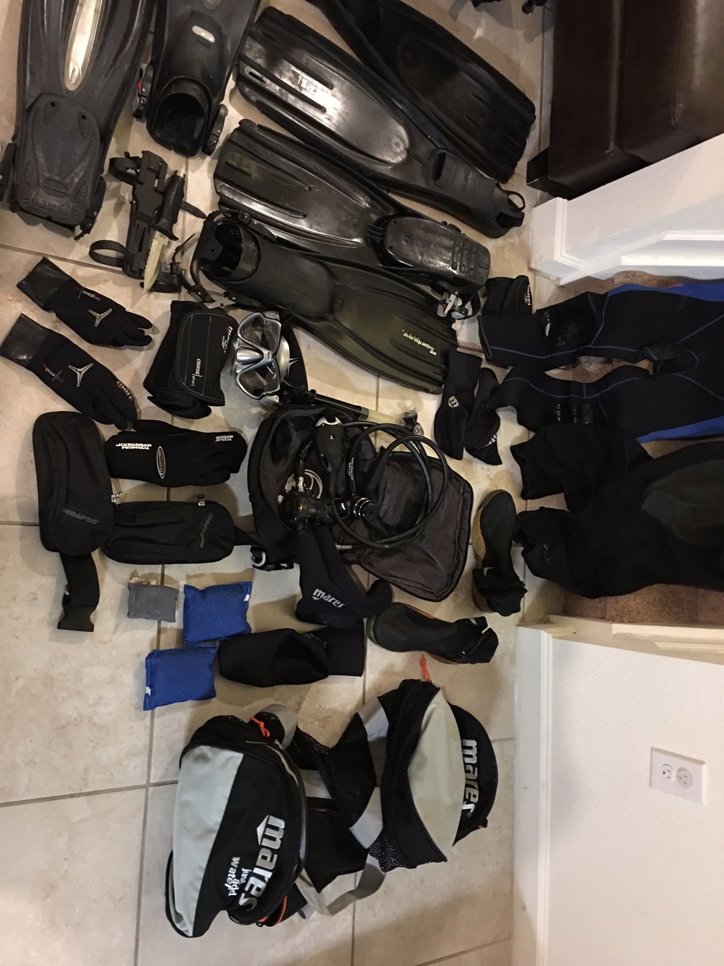 Scuba diving gear