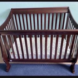 Baby Crib with Mattress 