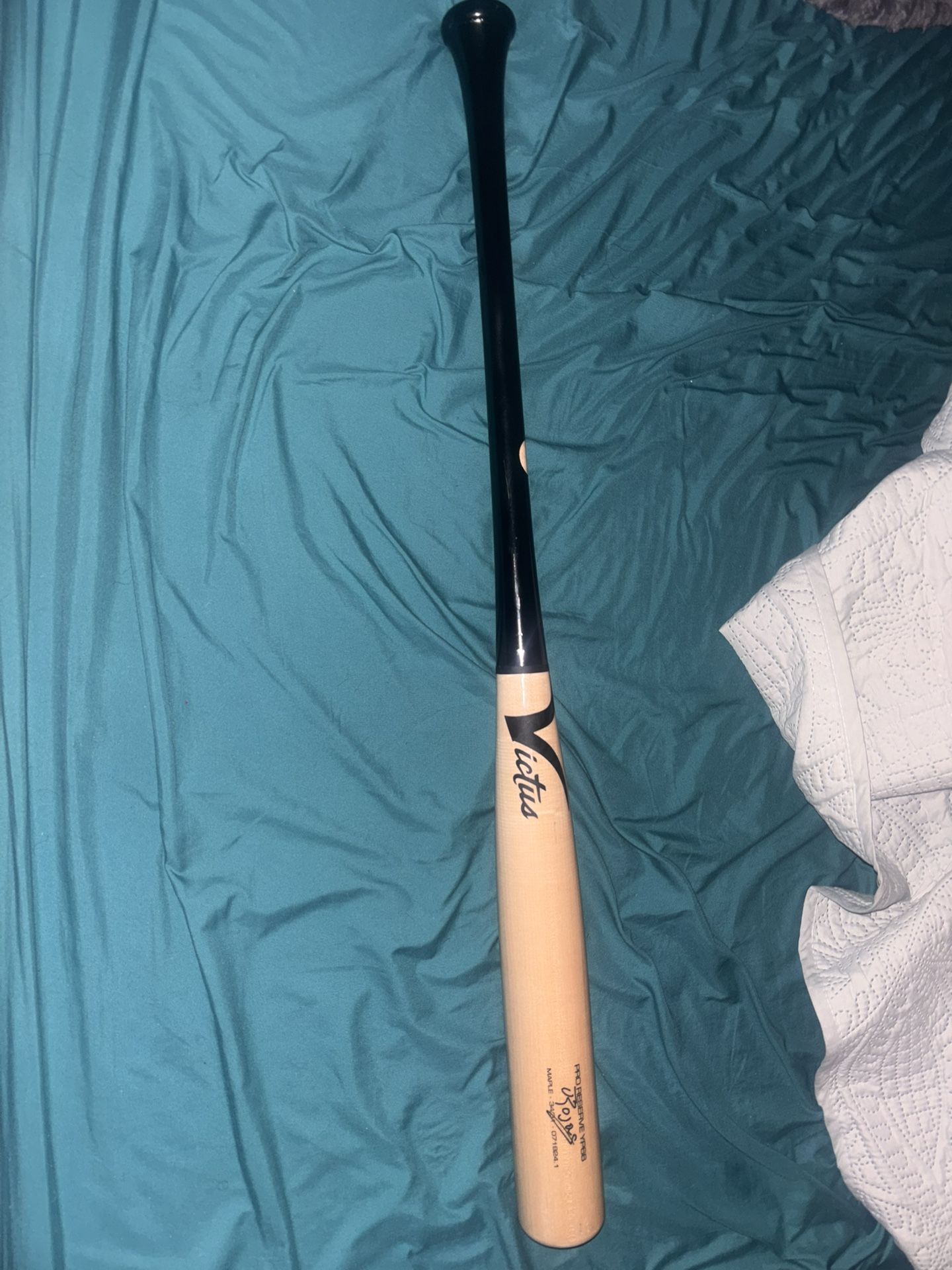 johan rojas game used bat