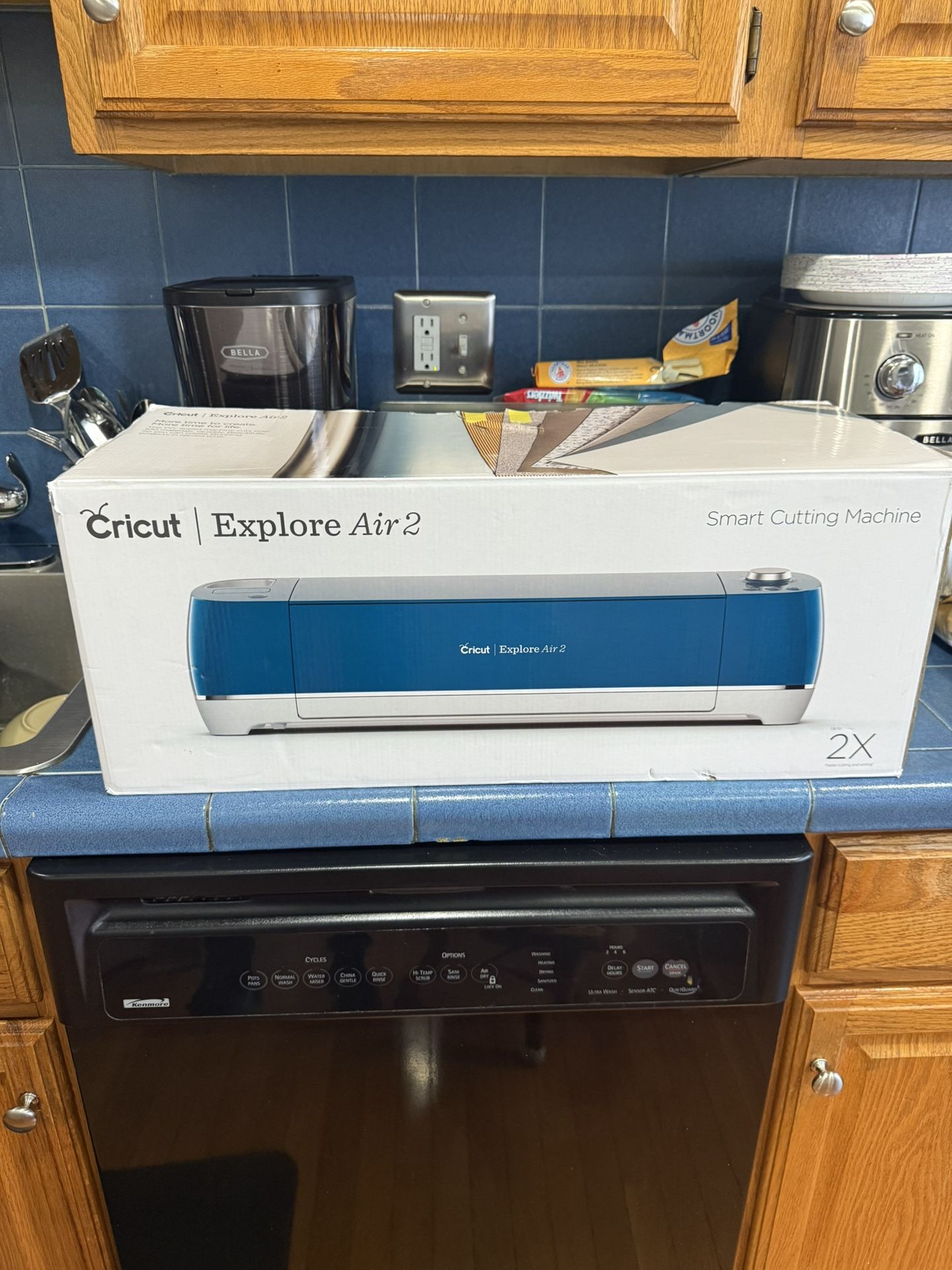 Cricut Explore Air 2 Die Cutting Machine - Excellent Condition