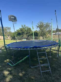 12 Ft Trampoline With Basketball Hoop!