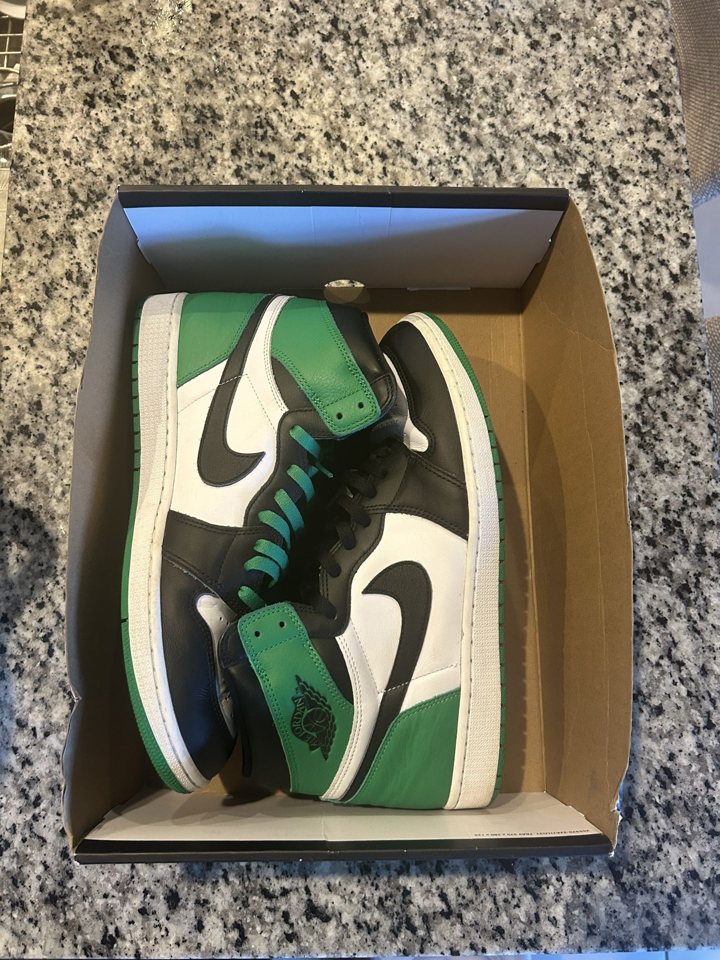 Air Jordan 1 Lucky Green