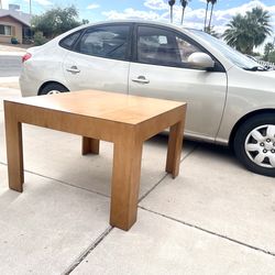 Nice Mid Century Modern Low Sitting Parsons Table w/ L Shaped Legs