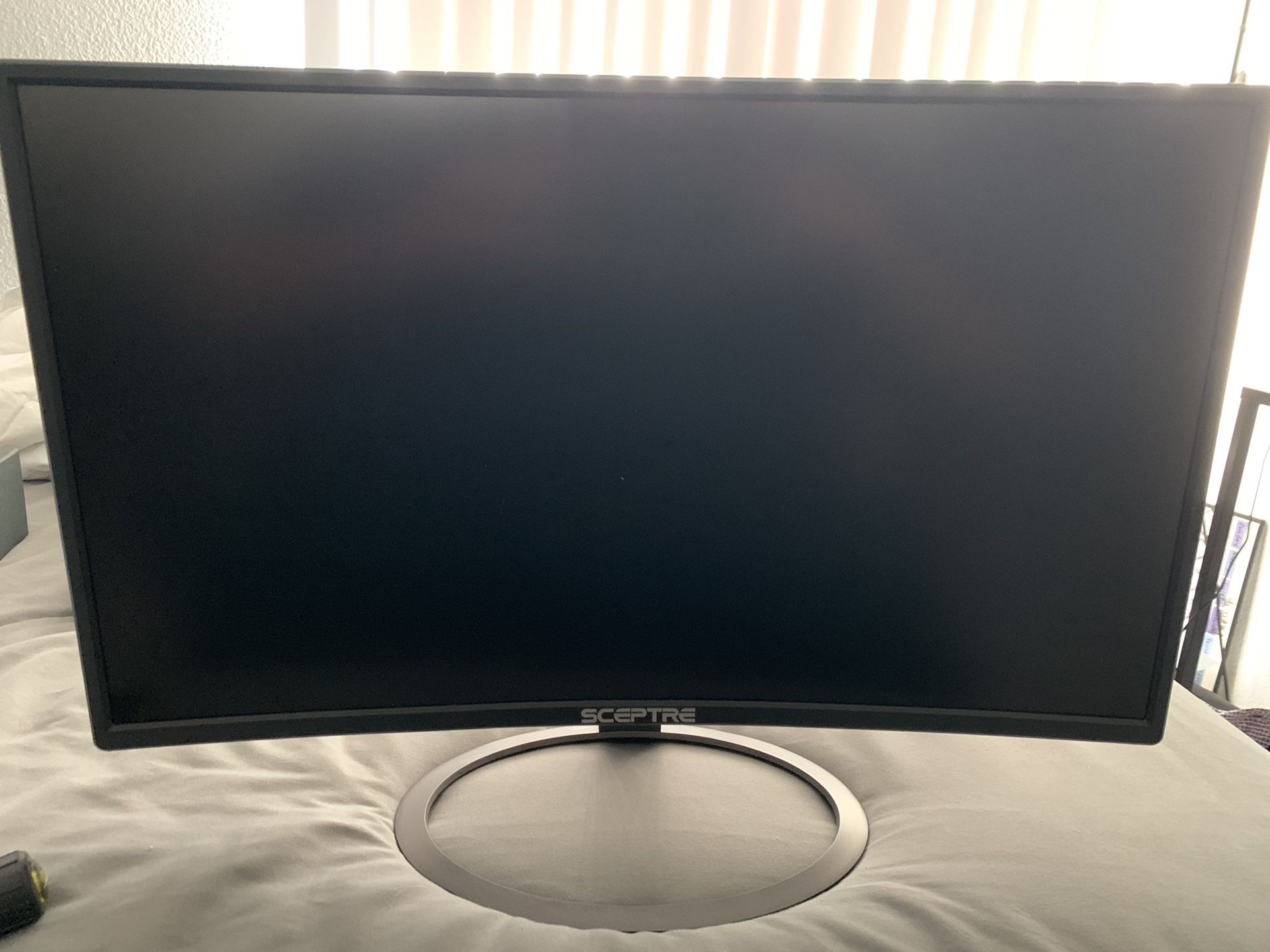 Sceptre 24 in curved monitor