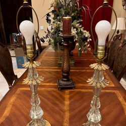 2 VINTAGE MID CENTURY HOLLYWOOD REGENCY LUCITE BRASS TABLE LAMPS