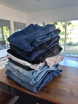 FREE Women’s Pants & Jeans Bundle (M/L/XL) – Pay It Forward