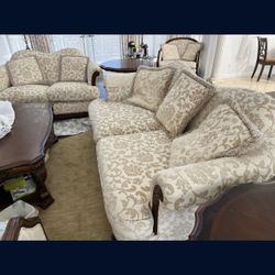 Couch And Love Seat Deep Pockets 