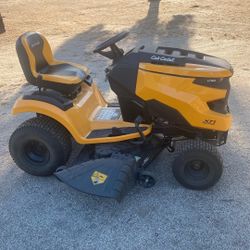 Cub Cadet Lawnmower Tractor 🚜 