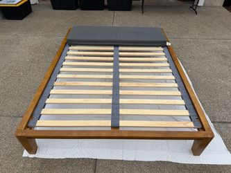Thuma Classic Queen Bed Frame with PillowBoard – Excellent Condition