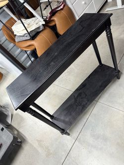 Black Runner Table