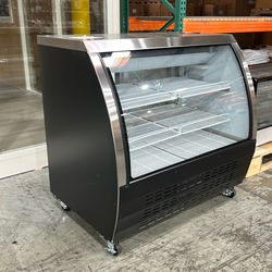 Clearance! $1,299!! Chumart CMT-64DC 64 1/4" Black Curved Glass Refrigerated Deli Case