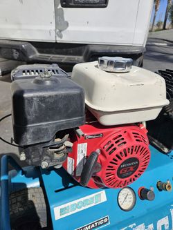 MAKITA GAS 10 GALLON DUAL TANK PORTABLE AIR COMPRESSOR WITH HONDA ENGINE